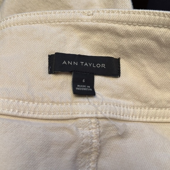 Ann Taylor The Straight cream denim jeans size 6 - Picture 4 of 6